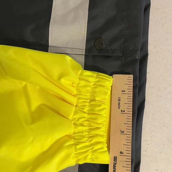 New! ANSI 3 High Visibility Rain Jacket w Hood Size Medium - Picture 7 of 9